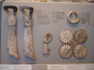 Mycenae grave goods, sacred knots and rosettes 16th century BC - source Archaeological Museum, Athens